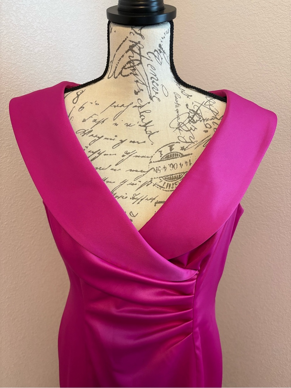 Jones New York Fuchsia V-Neck Ruched Sheath Midi Dress - Picture 4 of 4